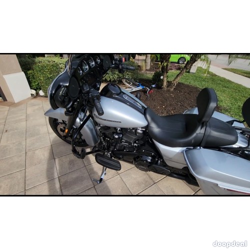 2020 harley davidson street glide 114 ABS whatsapp +971588909485